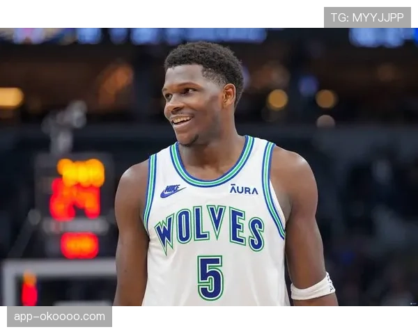 狼队客场战绩低迷,爱德华兹三后卫阵型难改防守漏洞 狼队客场战绩低迷,爱德华兹三后卫阵型难改防守漏洞