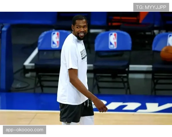 火箭背靠背三连胜逆境崛起，杜兰特单核带队显统治力