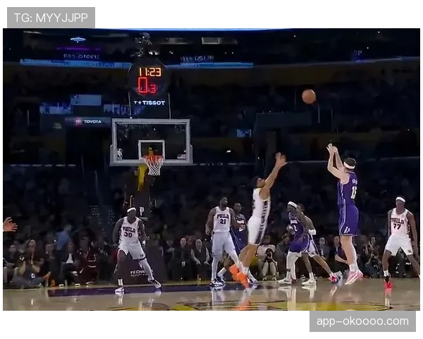 湖人逆转76人终结其五连胜，里夫斯35分诠释角色球员演化