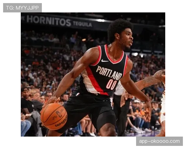 半场数据:王牌队内线得分以28-12大幅领先,完全掌控禁区